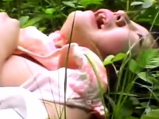 Perv disgraces random Japanese girl in a public park