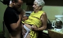 American Amateur Fucks a Dirty-Talking Granny in Doggy Style