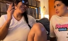 Amateur Lesbian Masturbating On Webcam For Friends