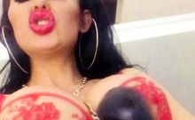 Big boob brunette masturbates on webcam