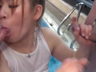 Sexy Suzuna Komiya gives blowjob by poolside,